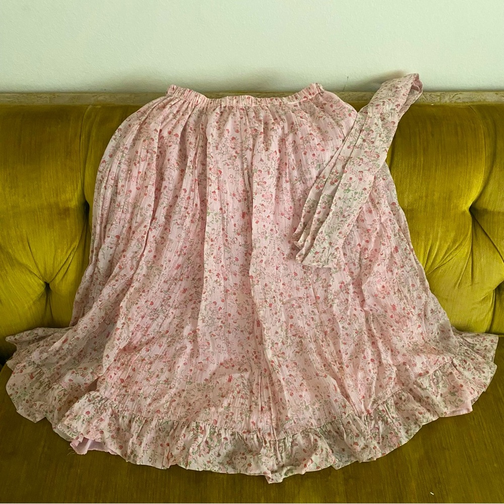 Vintage Carefree Fashions pink crinkle full skirt. Size S/M (no size tag).